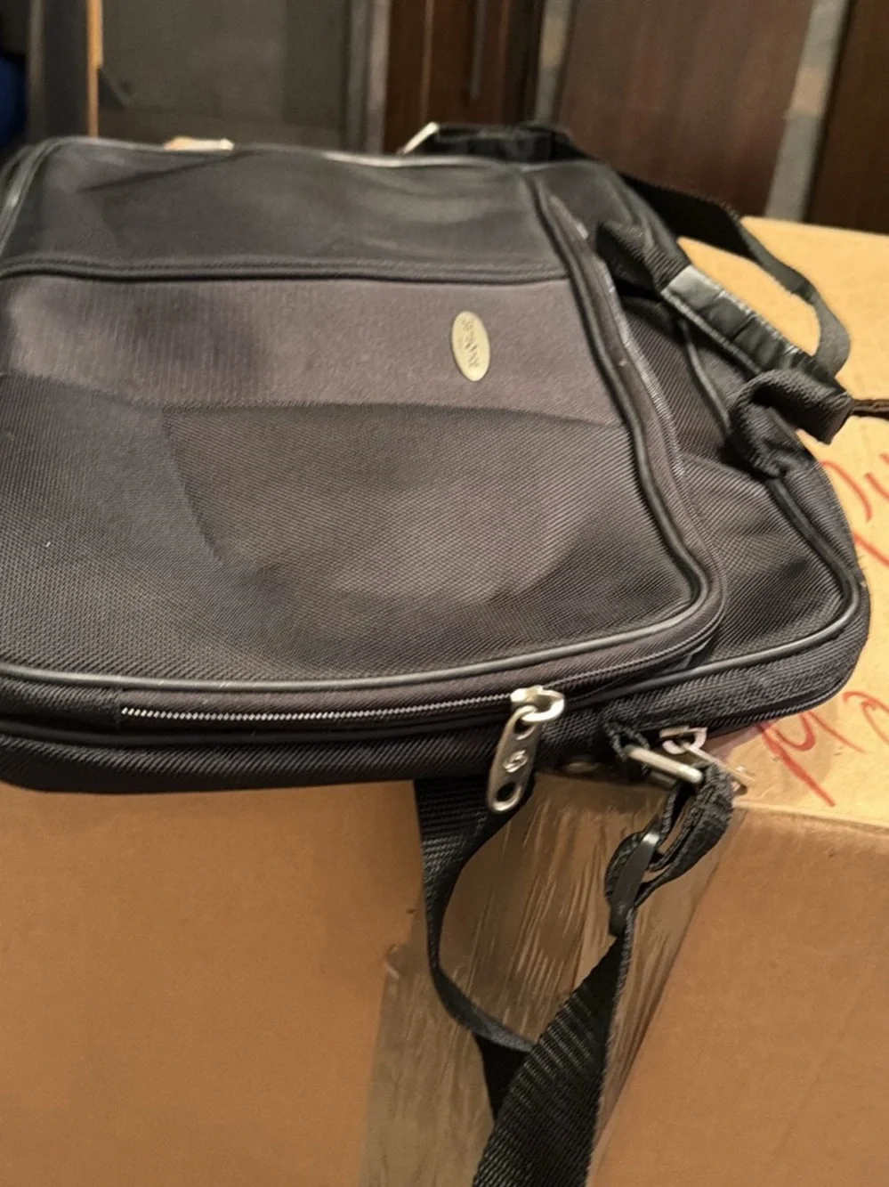 Samsonite Black Laptop Briefcase with Shoulder Strap